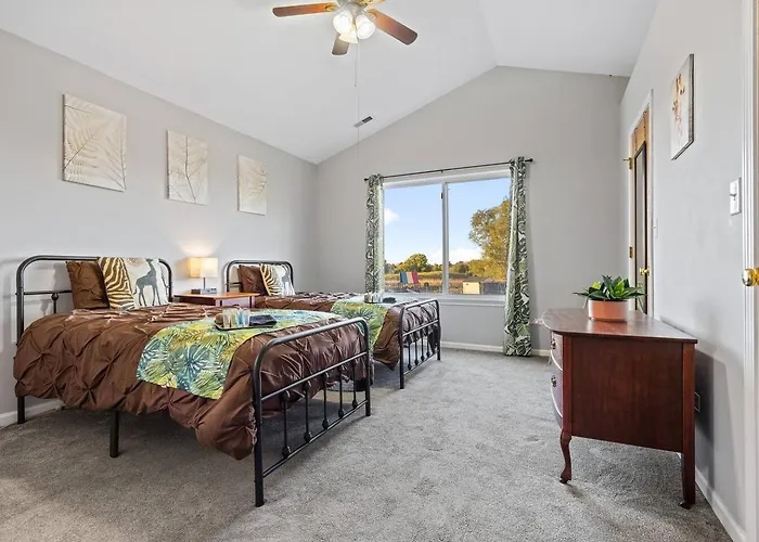 Quiet Area/petfriendly/wi-fi/5 Beds/1.5 Bath * Montgomery