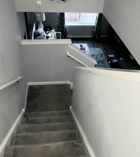 Quiet Area/petfriendly/wi-fi/5 Beds/1.5 Bath Сasa de vacaciones Montgomery