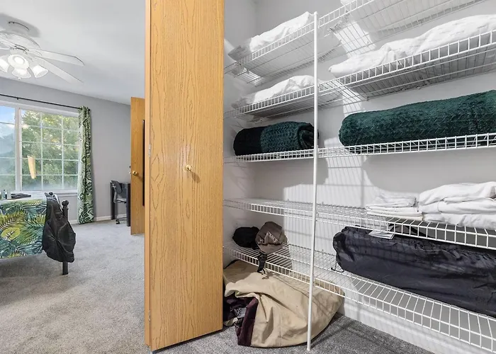 Hébergement de vacances Quiet Area/petfriendly/wi-fi/5 Beds/1.5 Bath *